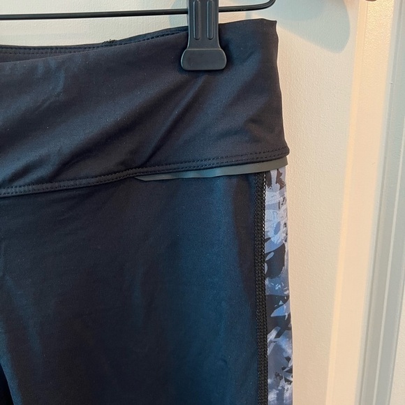 ALALA Palm Shadow Print Blocked Crop Active Workout Leggings - Picture 5 of 16